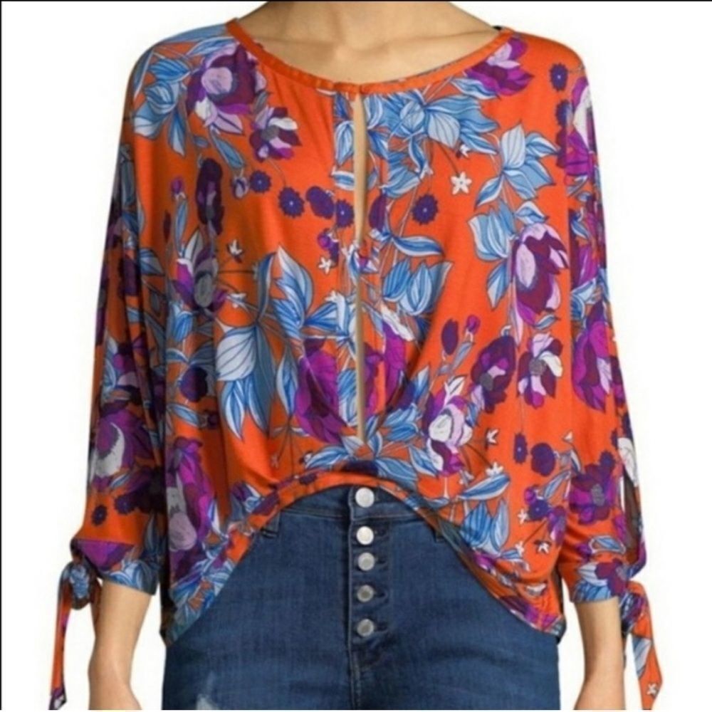𝅺free People | EUC Keepin on the Tee floral top